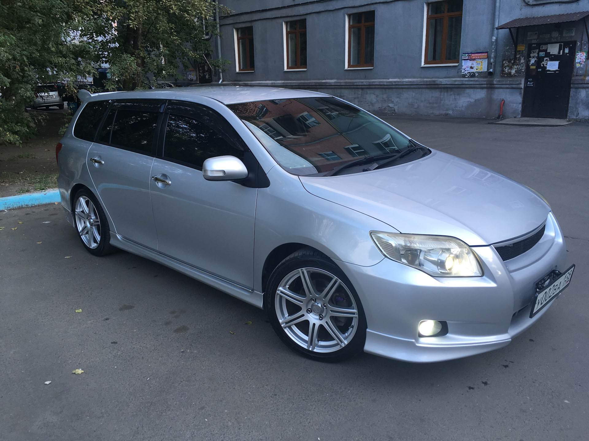 Филдер улан удэ. Toyota Corolla Fielder 2008 Tuning. Диски на тойоту Филдер r17. Тюнингованный Тойота Королла Филдер 2010. Тойота Королла Филдер 2008 Аэро.