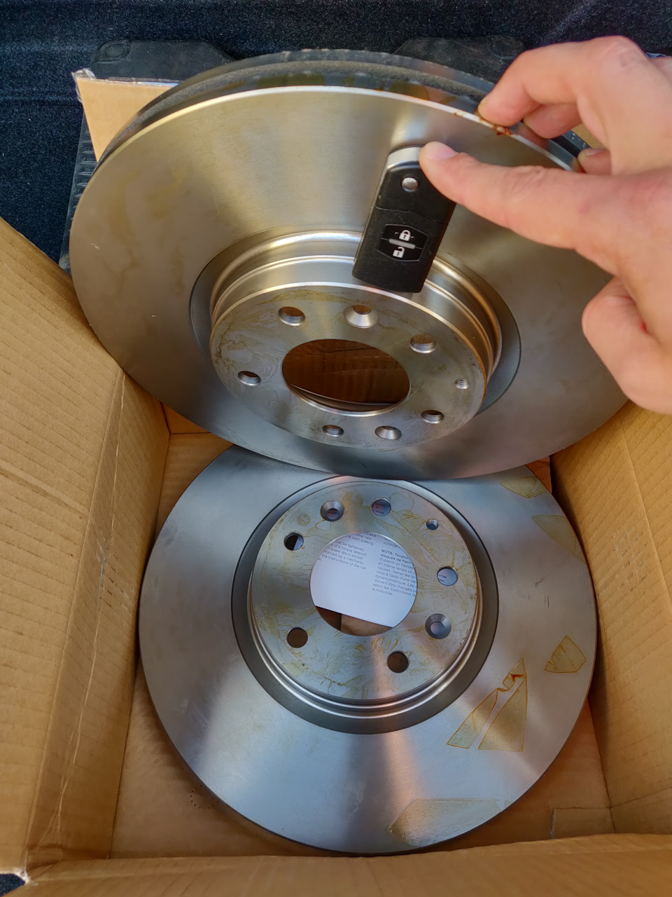 Вода под водительским ковриком — Volkswagen Golf Mk4, 1,6 л, 1999 года ...