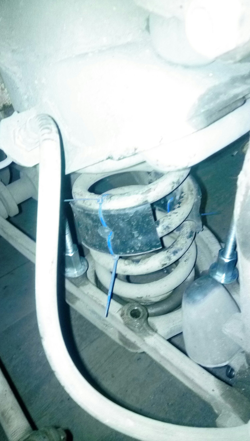 Замена пружин на Волге в гаражных условиях — ГАЗ 2410, 2,4 л., 1986 ...