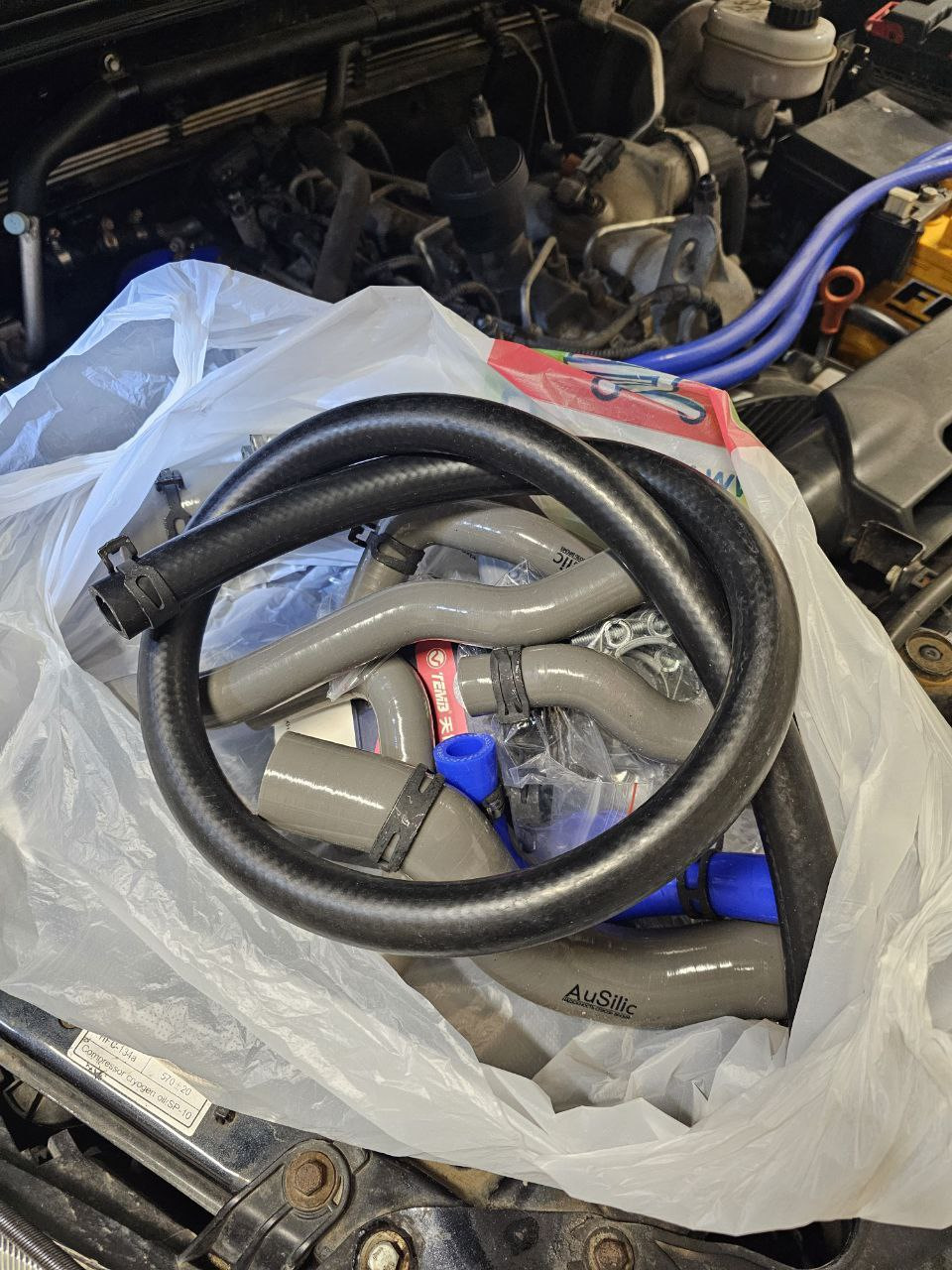 Замена антифриза с толковой промывкой и заменой патрубков системы ...