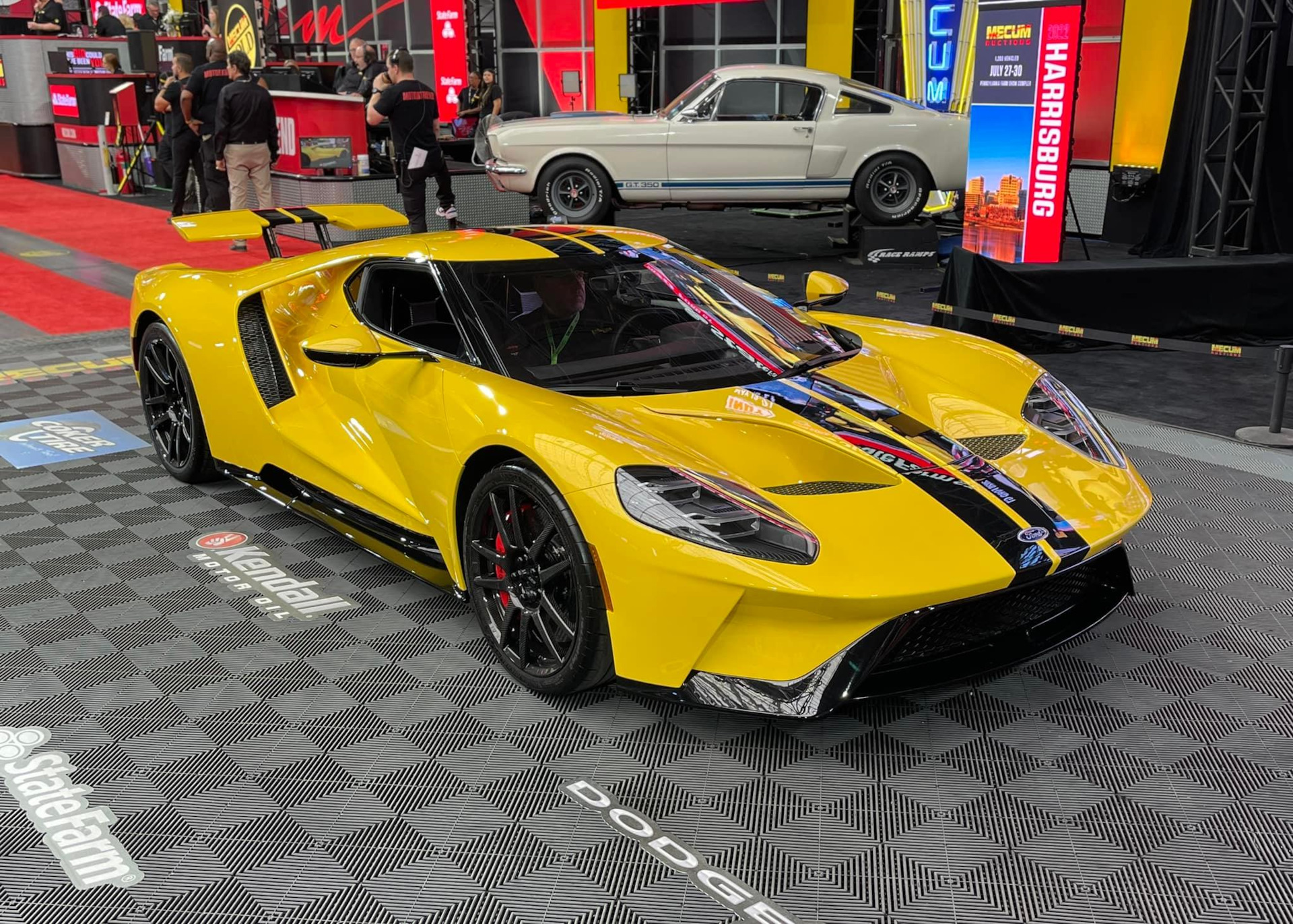 270 миль. Ford..gt.2017.Золотая.Dubai. Ford gt Concept. Ford. Gt. 2017.Шайх.Dubai.. Ford gt 2017 Dubai.