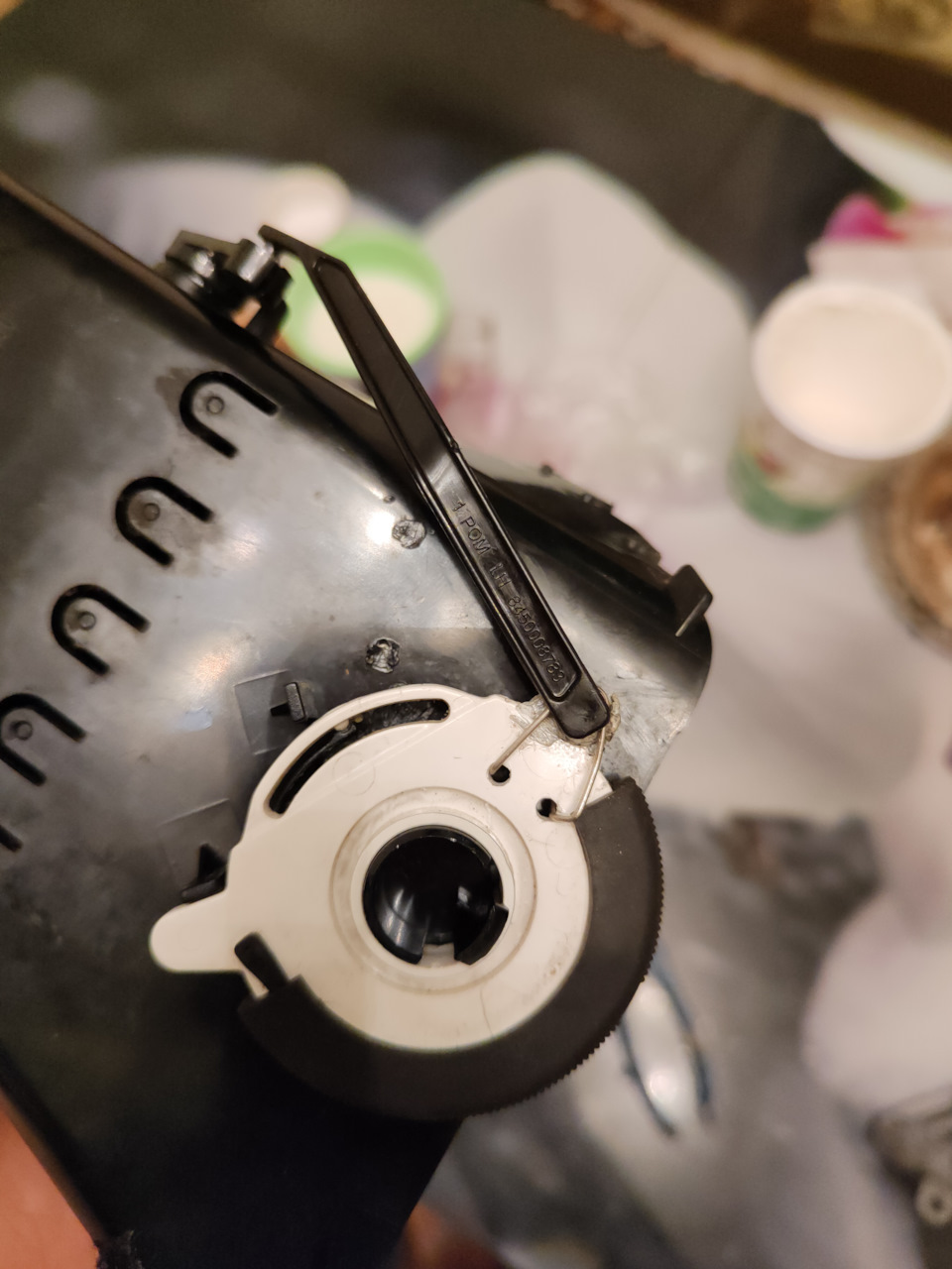 Пришлось закостылить, т.к. не было на авито в ближайшей доступности, а магазины в выходной уже закрыты. — Lada Vesta (1G)