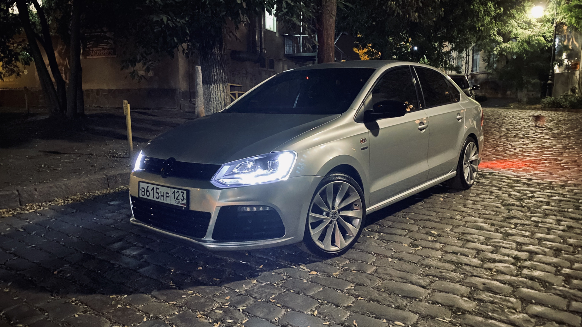 Volkswagen Polo Sedan 1.6 бензиновый 2013 | Sochi Edition на DRIVE2