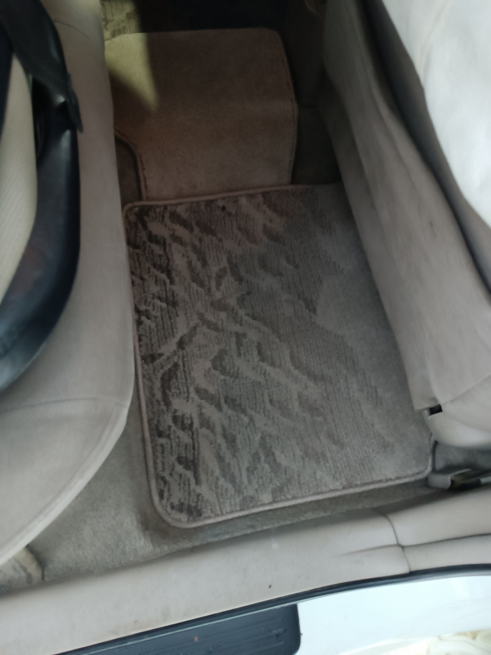 Стало — Toyota Premio (T240)