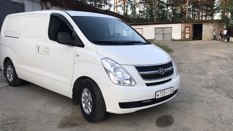 Розборка хундой грант сторекс. Накладки хендай гранд старекс. Hyundai h1 2008. Авторазбор хендай гранд старекс h-1. Молдинги на хендай гранд старекс.