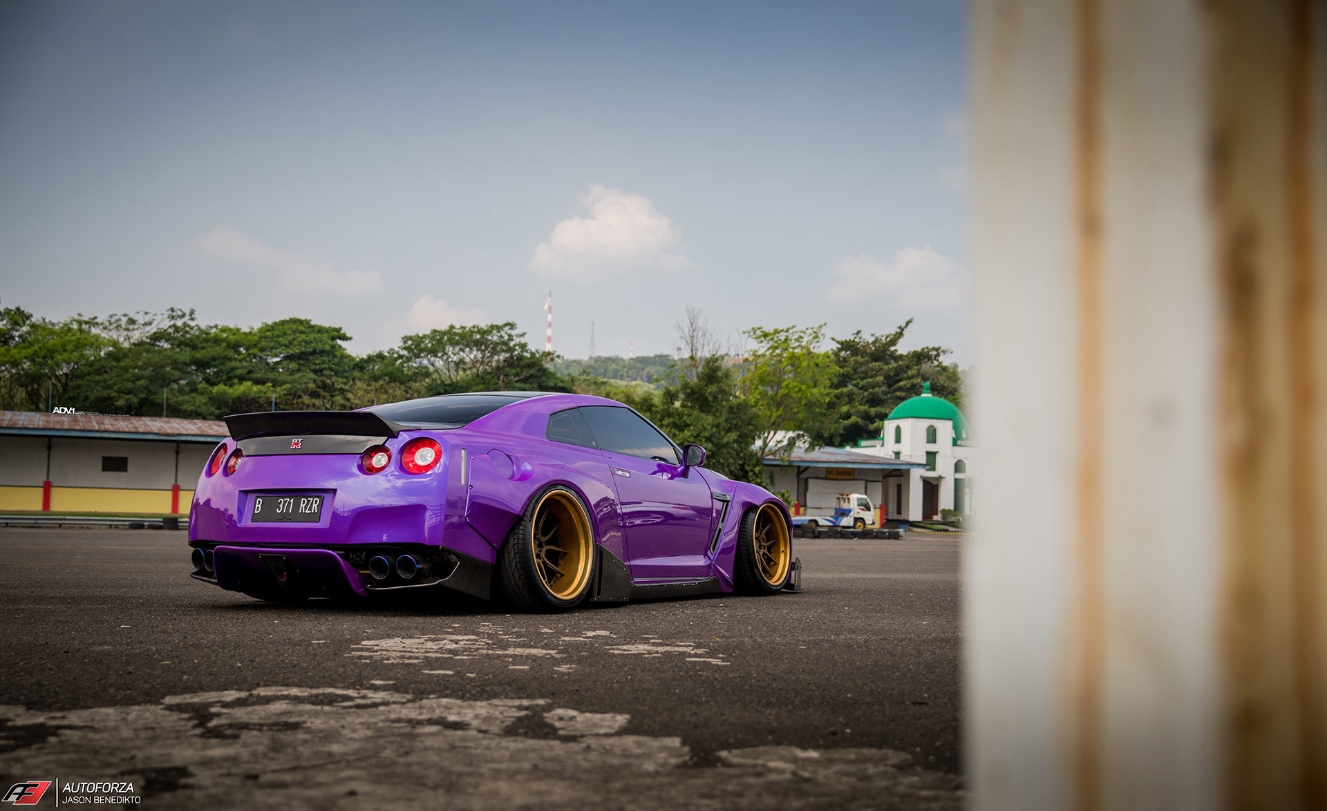 Nissan GTR 35 Purple