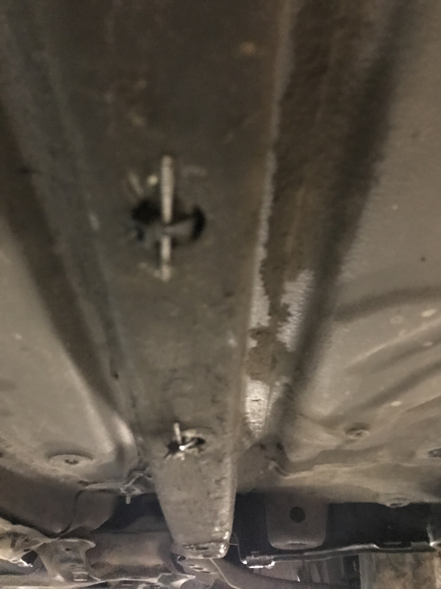 Дребезг топливных трубок. — Skoda Octavia RS A7 Mk3, 2 л, 2015 года ...