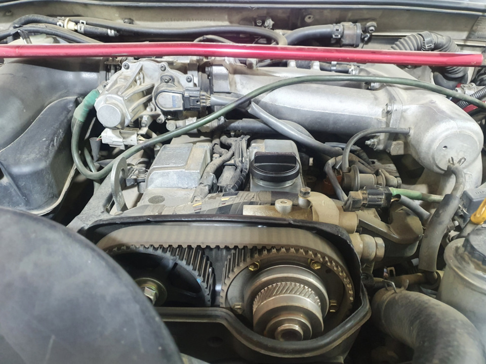 Замена резинок на форсунках — Toyota Mark II (100), 2 л, 1999 года ...