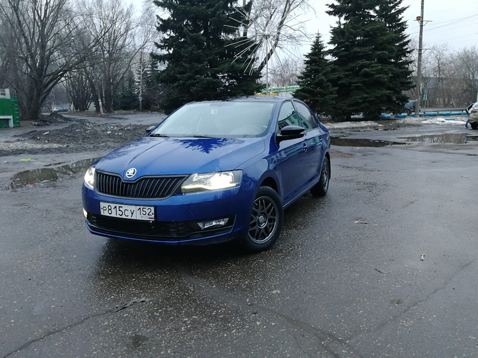 Skoda Rapid синий Reef