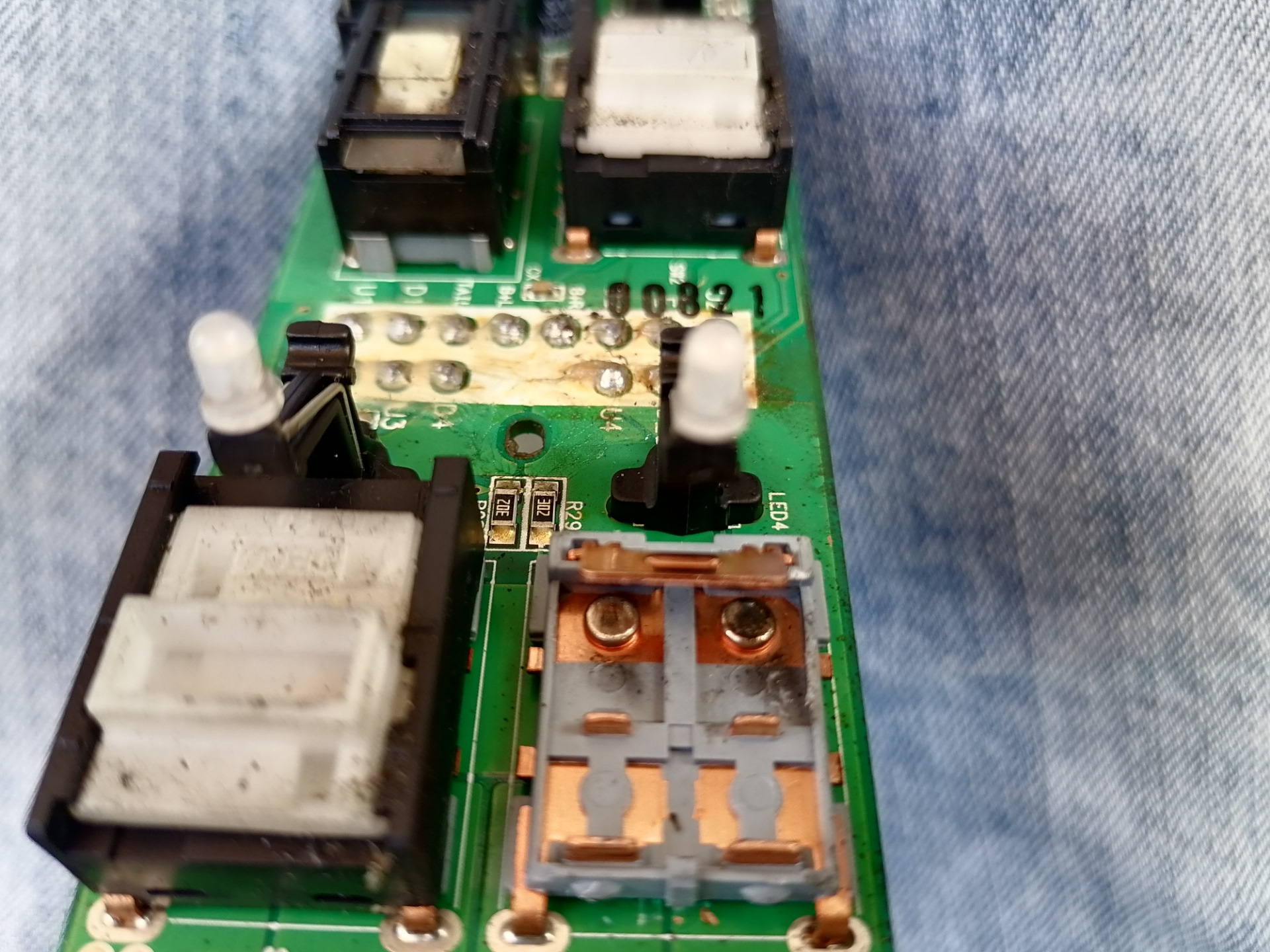 Ремонт кнопки стеклоподъемника на блоке водителя — KIA Cerato (2G), 1,6 ...