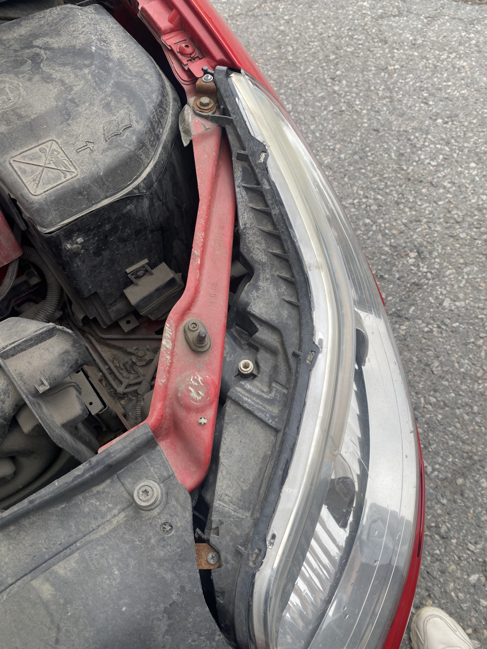 Крепления фар головного света — Citroen C4 (1G), 1,6 л, 2008 года ...