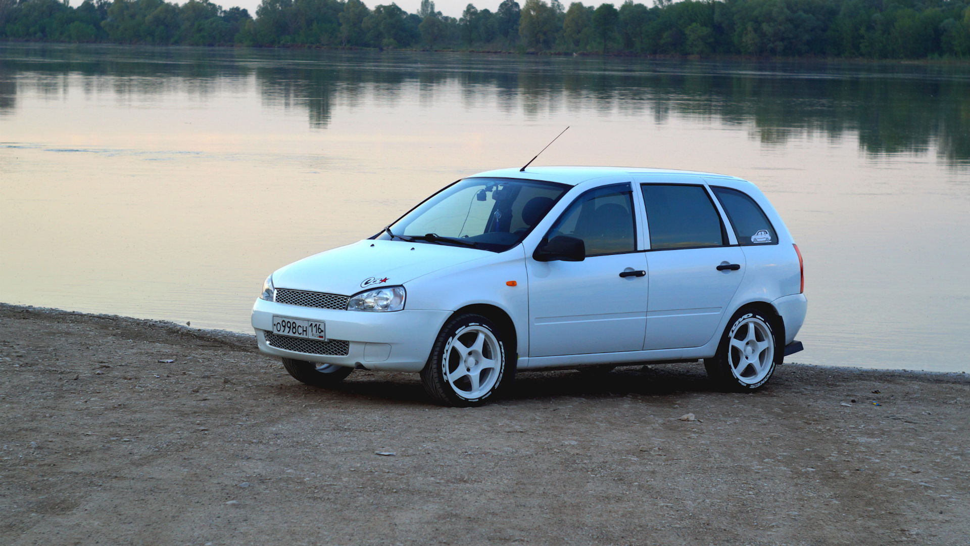 Lada Калина универсал 1.6 бензиновый 2011 | 