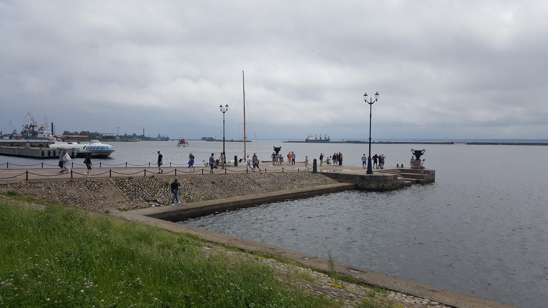 Причал в кронштадте. Кронштадт набережная.