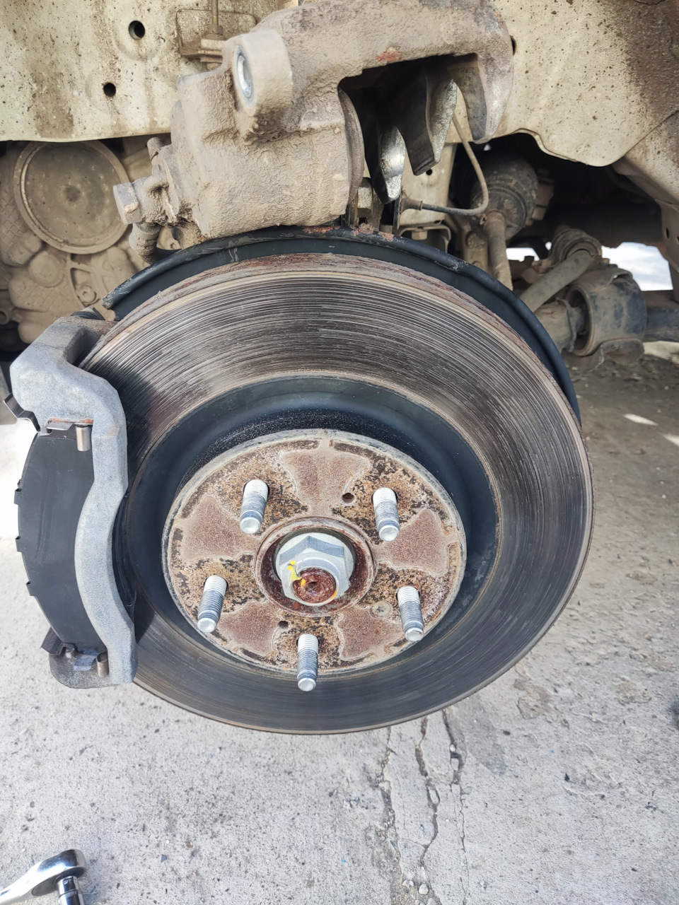 Стук при остановке и начале поездки Решение Haval H6 (1G), 1,5 л, 2018 года св