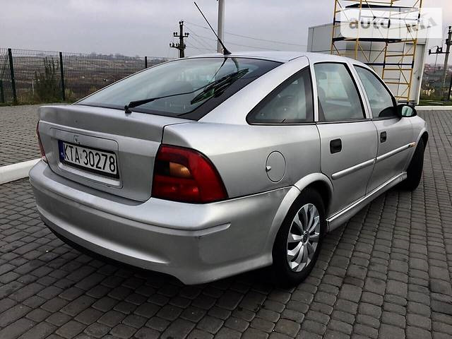 Опель вектра б 98 год. 2001 Opel Vectra b 2.2. Opel Vectra 1998 хэтчбек. Opel Vectra b 1998. Опель Вектра хэтчбек 2000.