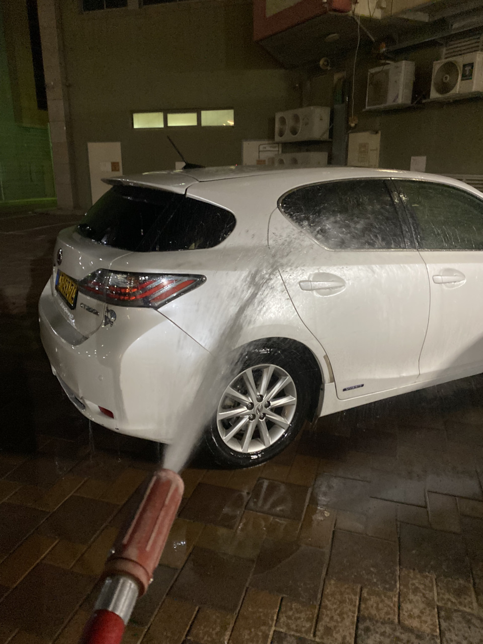 Мойка авто — Lexus CT 200h, 1,8 л, 2013 года | мойка | DRIVE2