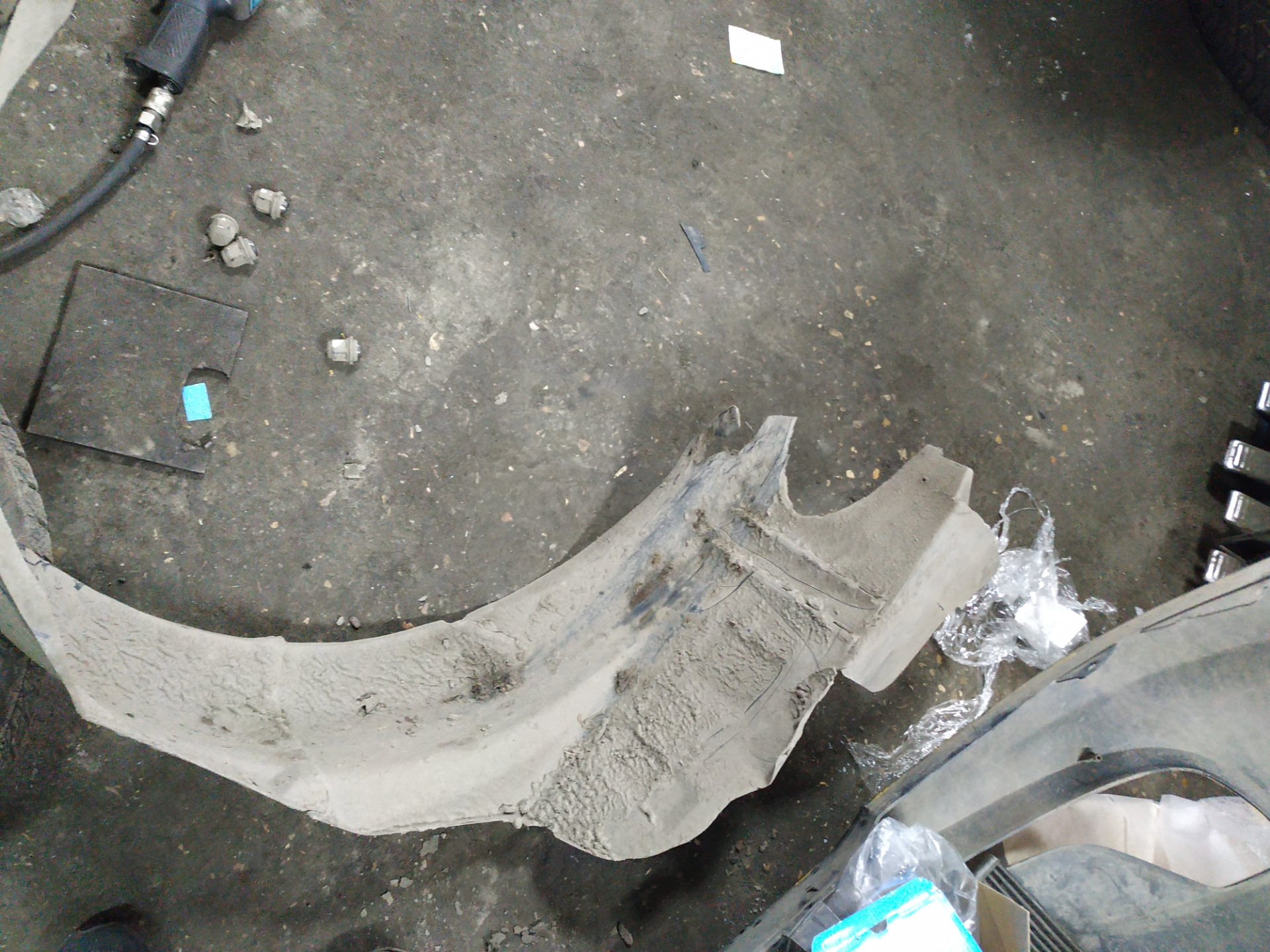Подкрылок правый передний — Hyundai Accent (2G), 1,5 л, 2008 года ...