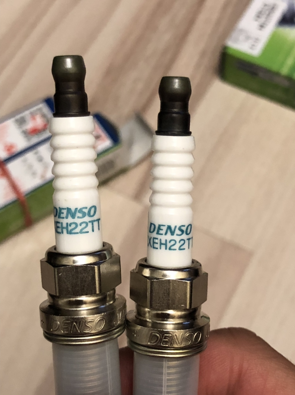 Свечи denso оригинал. Свечи Denso SR 20. Свечи Денсо ТТ. Свечи ixeh22tt оригинал. Оригинал свечи Денсо dxe22hcr11s.