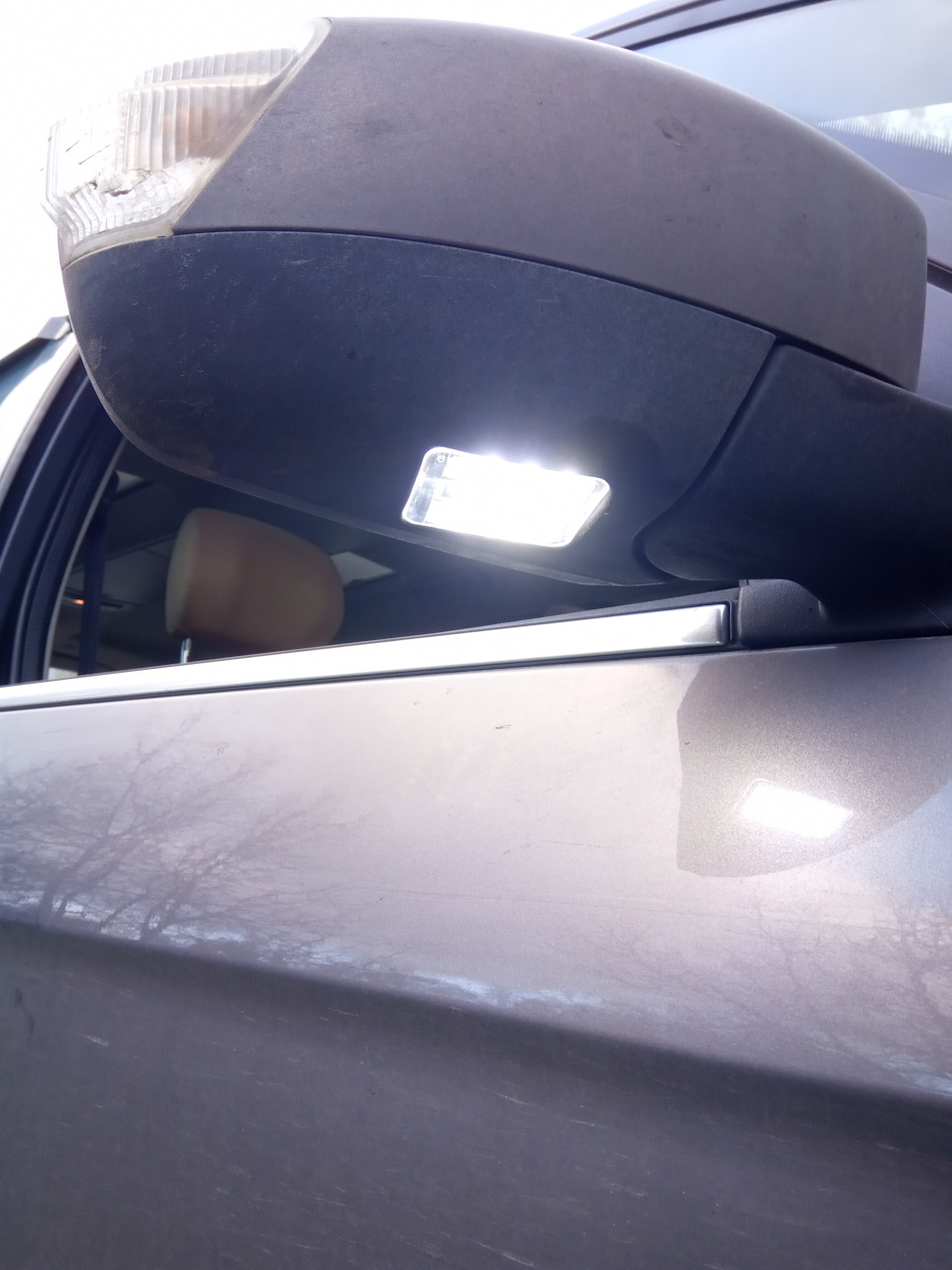 Светит днем — Ford Galaxy (Mk III)