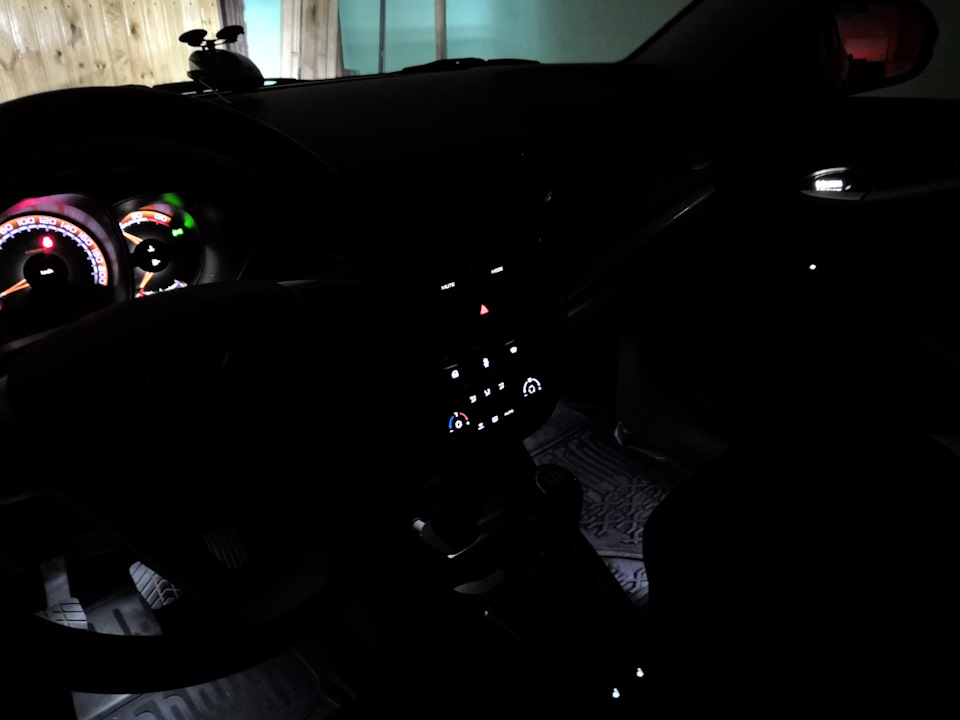 Подсветка дверных ручек — Lada Vesta SW Cross (1G), 1,6 л, 2018 года ...