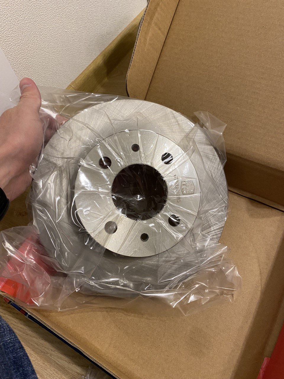 Замена тормозных дисков и колодок, пыльник шруса течёт, барабан в ...