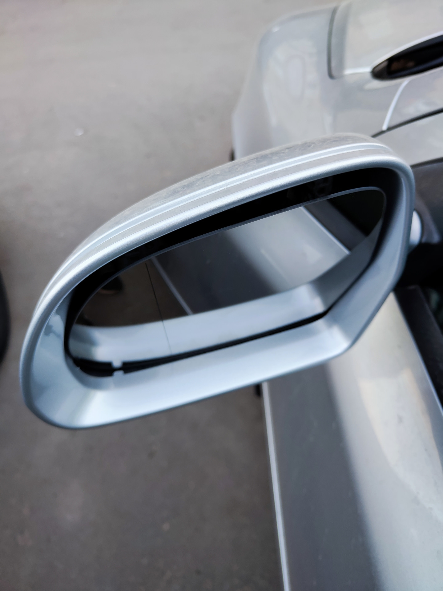 Замена лампочек подсветки в зеркалах — Skoda Octavia A5 Mk2, 1,8 л ...