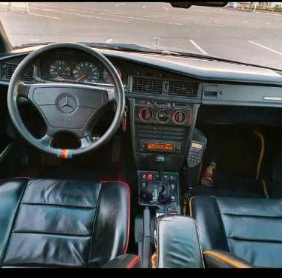 В поисках подиума для телефона — Mercedes-Benz 190 (W201), 2,5 л, 1987 года  | аксессуары | DRIVE2