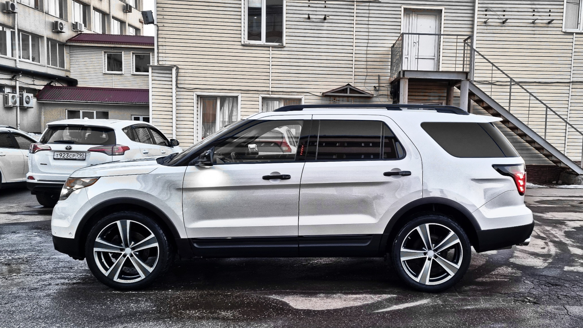 Ford Explorer (5G) 3.5 бензиновый 2012 | на DRIVE2