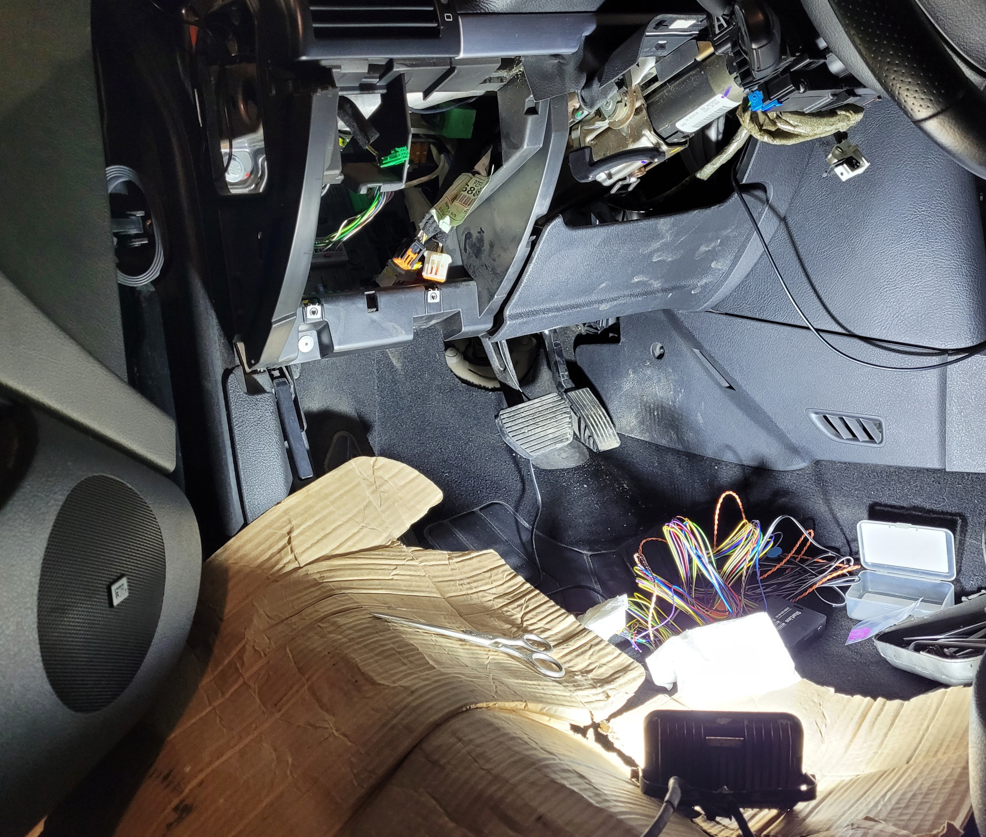 Автозапуск со смартфона (Starline m22-96) — Peugeot 407 Coupe, 3 л ...