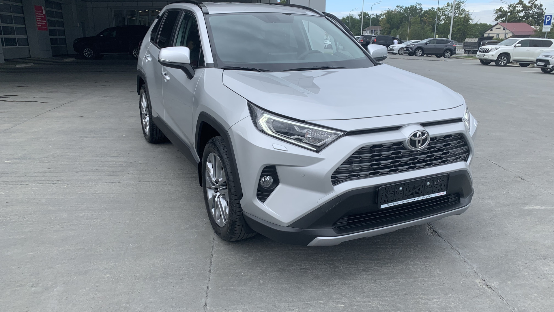 Toyota RAV4 (5G) 2.5 бензиновый 2021 | Ленивый на DRIVE2