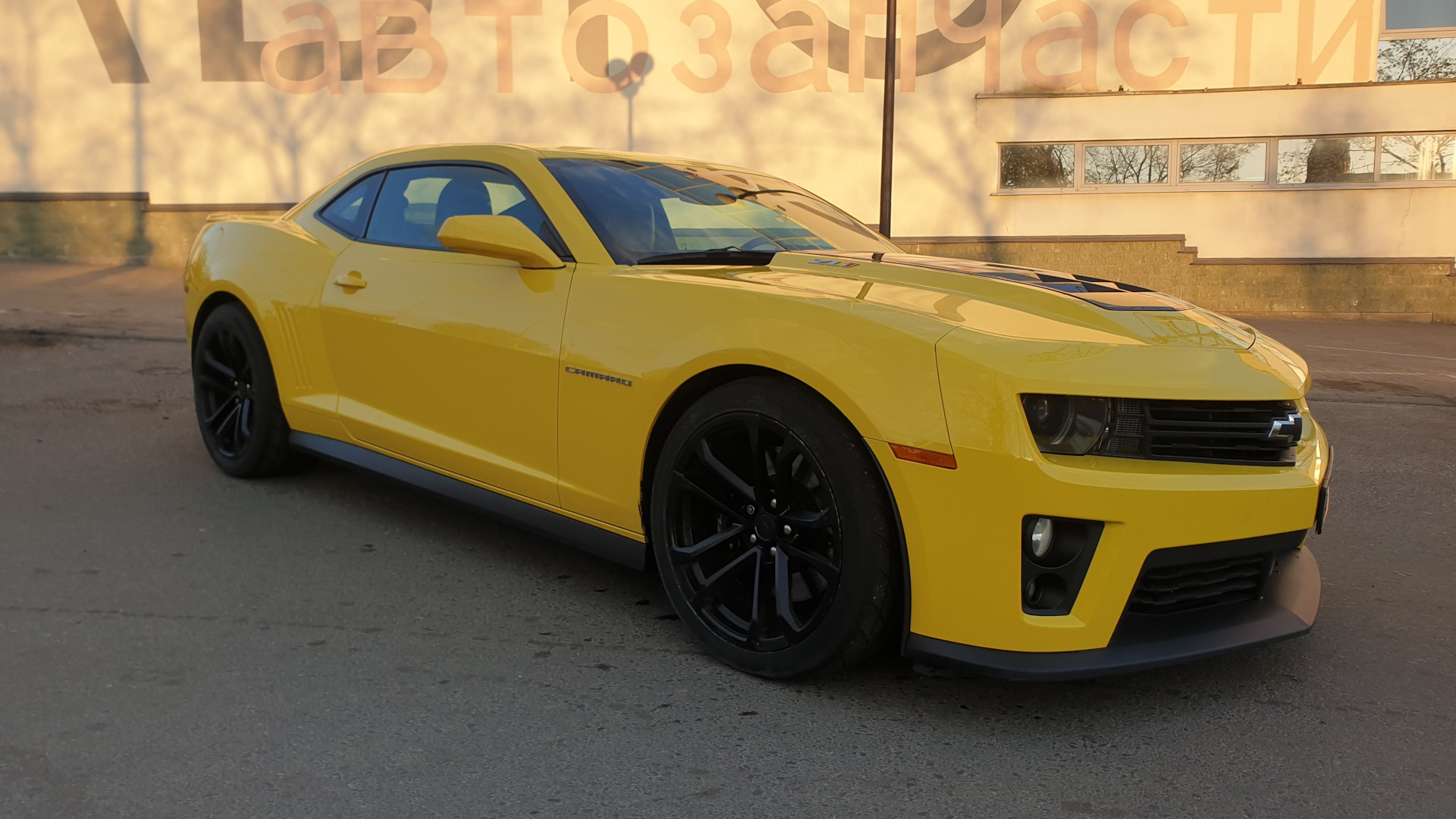 Chevrolet Camaro zl1 2017 Р¶С‘Р»С‚С‹Р№