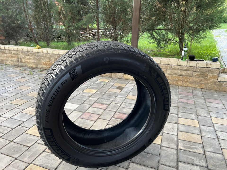 Остановим старение резины хотя бы на немного:) — BMW X7 (G07). Запчасти на фото: Michelin X-Ice