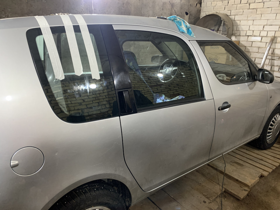 Переделка из Praktik в Roomster часть 5. Установка стекл — Skoda ...