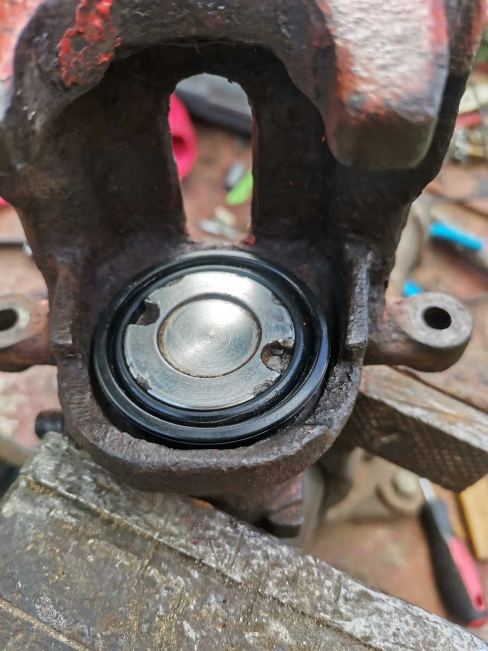 Задний суппорт и попытка поменять болт ручника — Honda Accord (7G), 2,4 ...