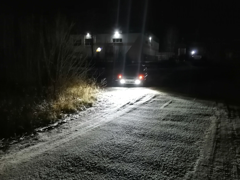 Лед туманки салман 2114. Китайский ксенон слепит. Птф слепят. Противотуманки ближний и дальний свет. Задние противотуманки слепят.