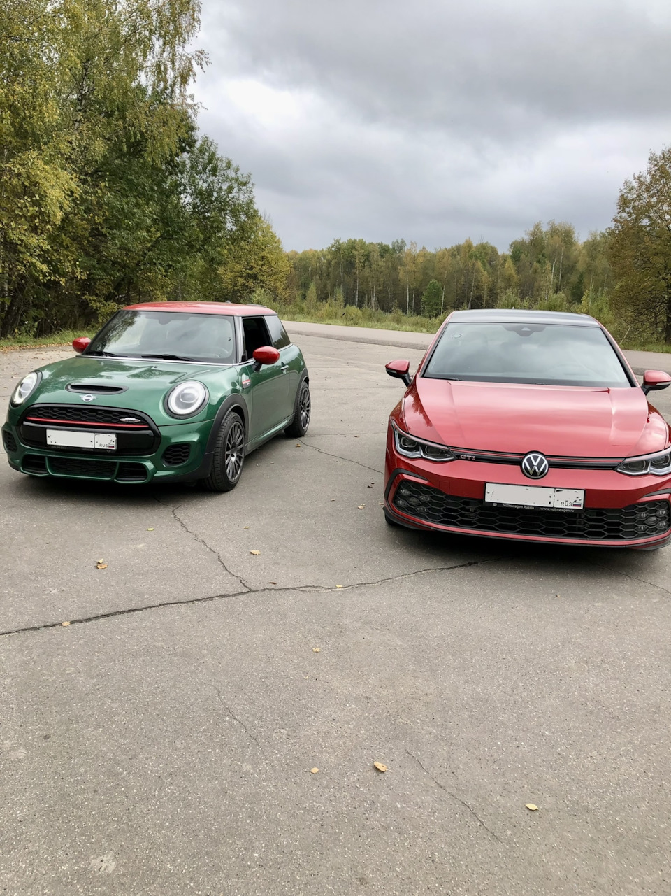 Разгонная динамика Mini JCW. Заезды с Volkswagen Golf GTI 2020. — MINI John  Cooper Works, 2 л, 2020 года | покатушки | DRIVE2