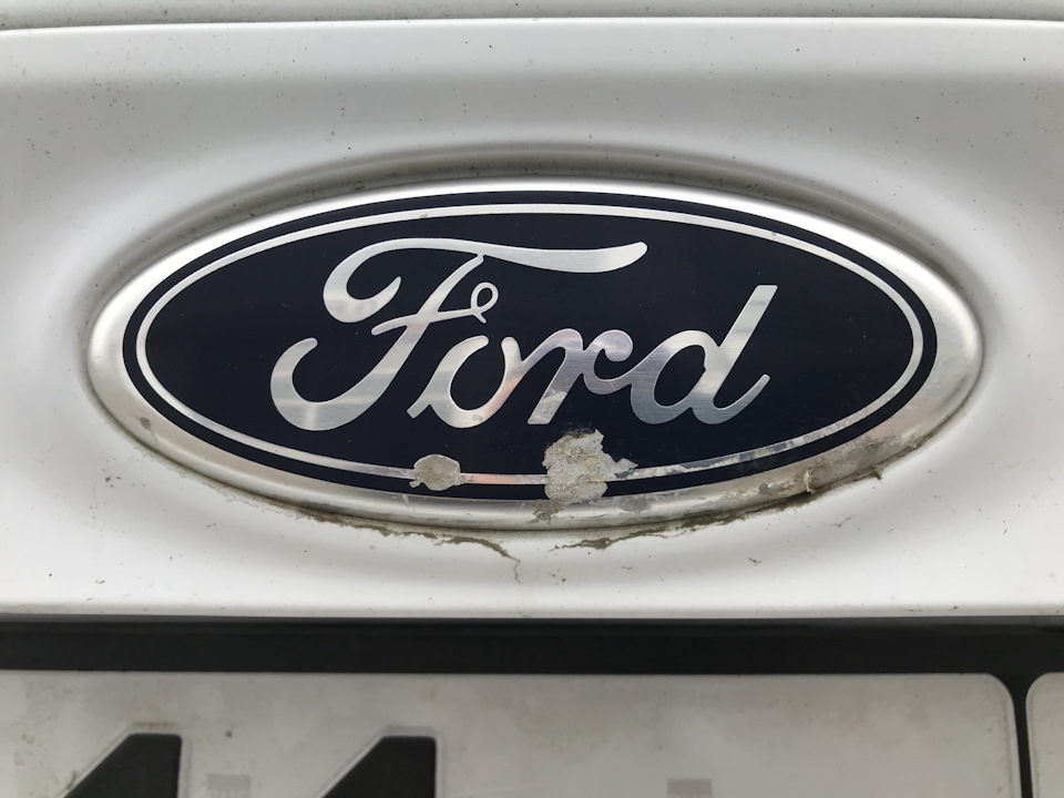 #1: Замена эмблемы по гарантии — Ford Focus III Hatchback, 1,6 л, 2013 ...