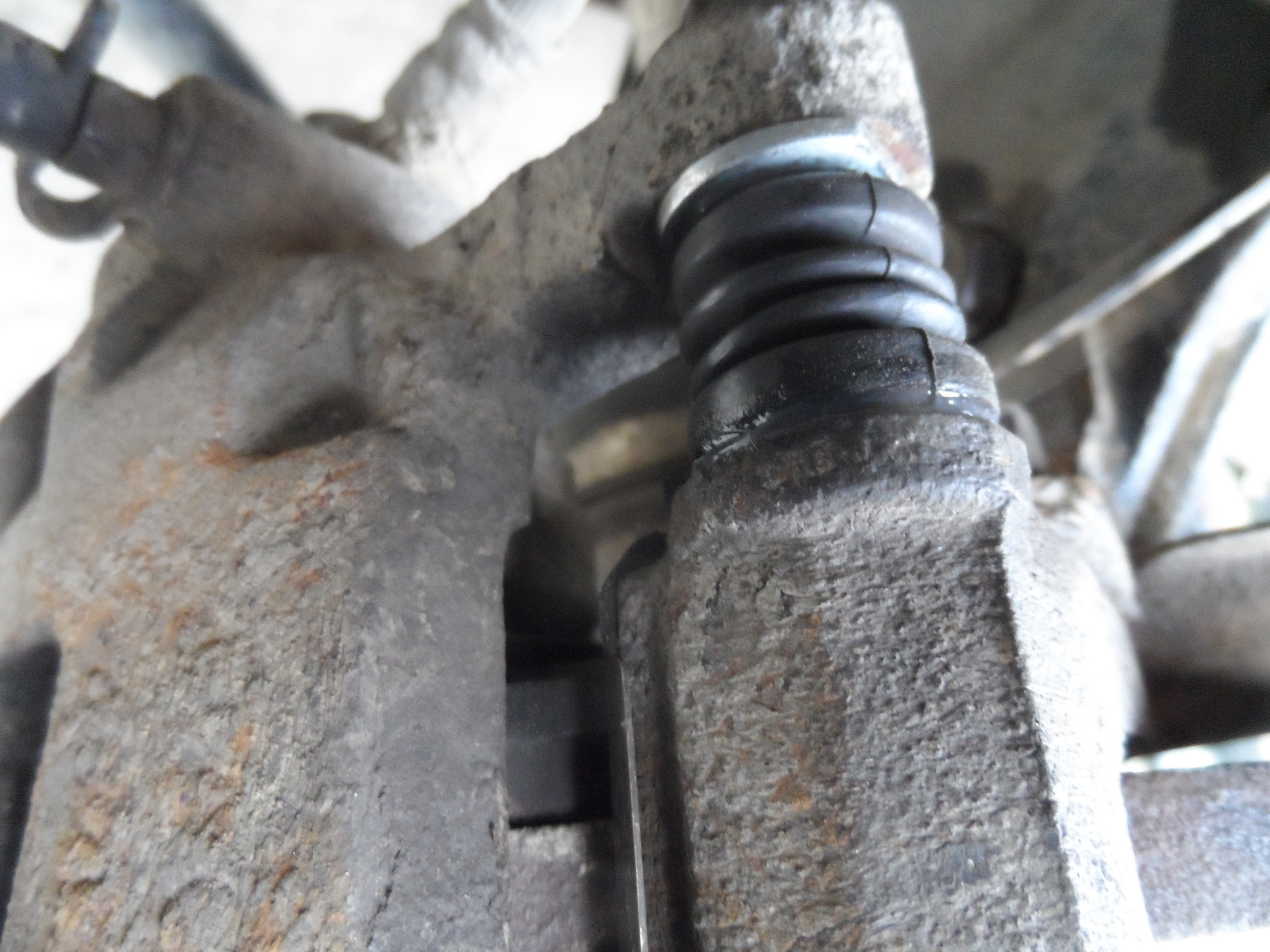 Направляющие суппорта матиз 0. Направляющие суппорта дэу матиз 0. Направляющие переднего суппорта дэу матиз 0. 8. 8.