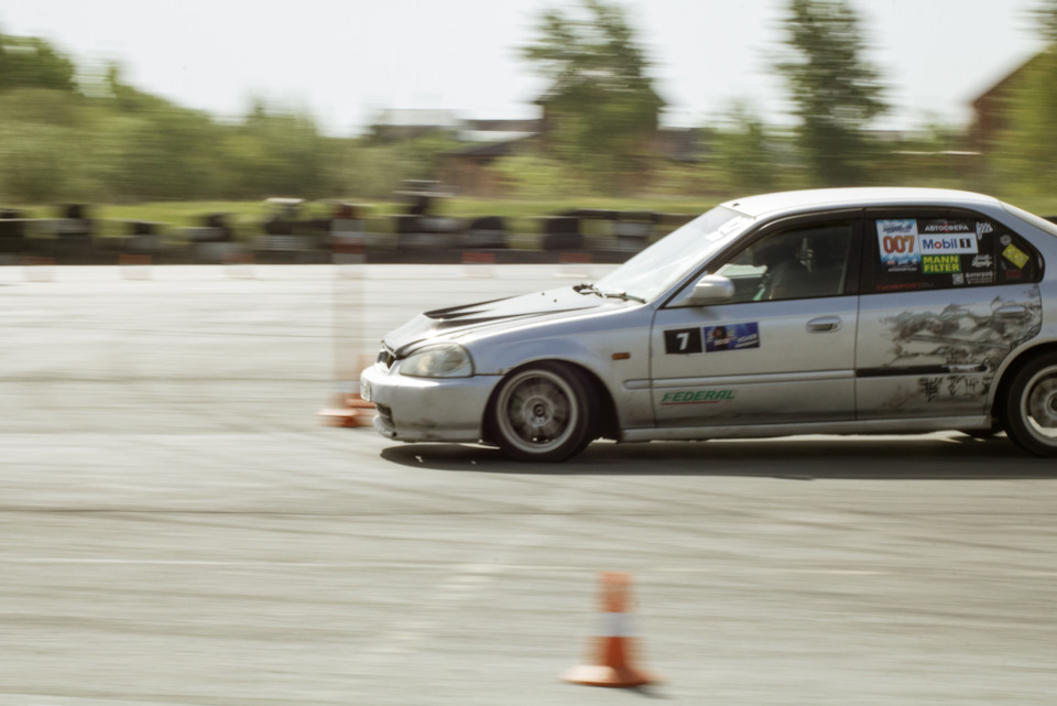 это, судя по всему, один и тех поворотом, где я промахнулся мимо всего… — Honda Civic Ferio (6G)