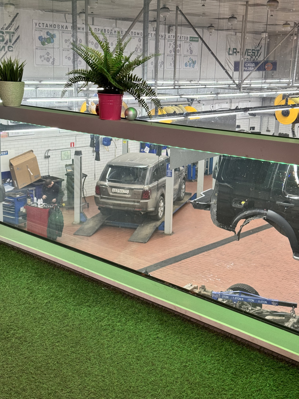 Фото в бортжурнале Land Rover Range Rover Sport (1G)