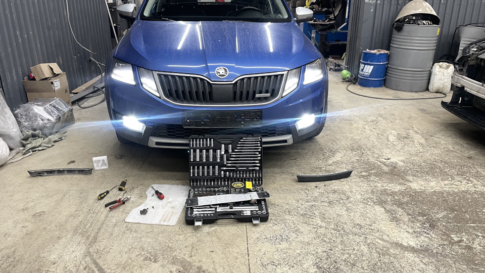 Led лампы в ПТФ — Skoda Octavia Scout A7 Mk3, 1,8 л, 2017 года ...