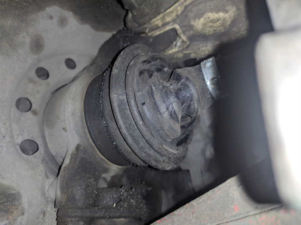 Вакуумный пыльник шруса — Lada Приора седан, 1,6 л, 2011 года ...
