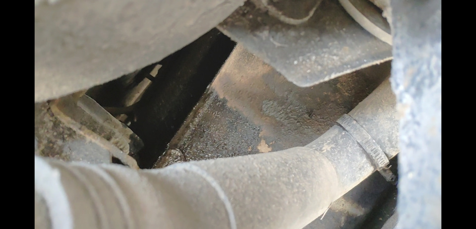 Таки потек бак… — Mitsubishi Pajero (3G), 3,5 л, 2004 года | поломка ...