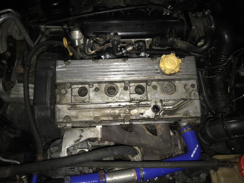 Подтекание масла из под клапанной крышки — Rover 75, 1,8 л, 2004 года ...