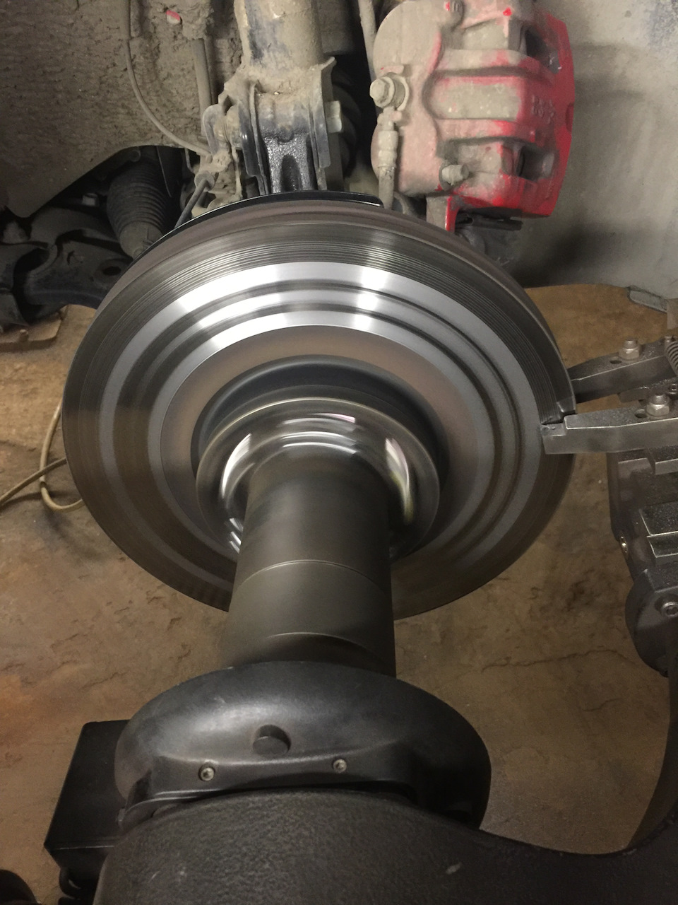 Убираем биение на руле. Проточка передних тормозных дисков — KIA ...