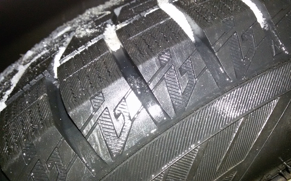 видно как раскрылись ламели, от набитого в них снега — Volkswagen Jetta VI