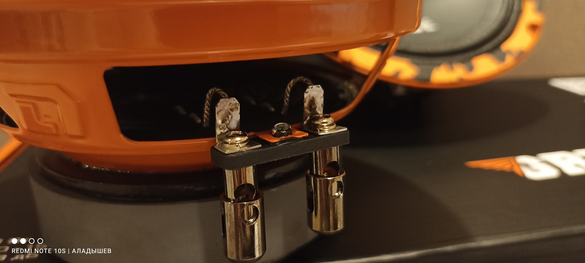 Сравнение GRYPHON PRO 165 by DL Audio VS Штатка Фольксваген Поло седан ...