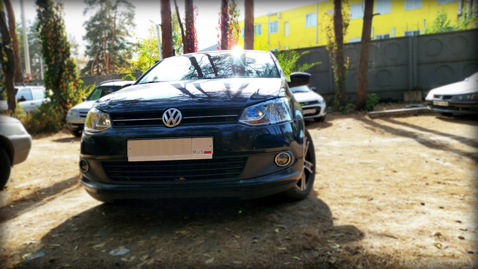 Решетка радиатора поло хетчбек — Volkswagen Polo Sedan, 1,6 л, 2013 ...