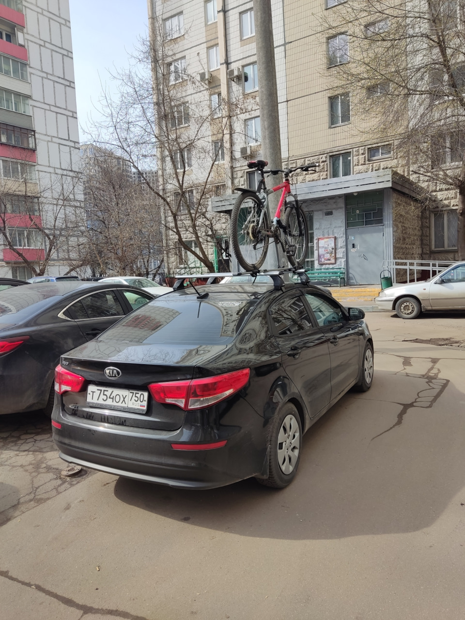 Обновы. Крепление для велосипеда — KIA Rio (3G), 1,6 л, 2017 года |  аксессуары | DRIVE2