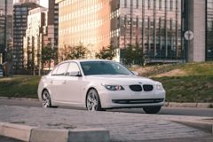 Bmw 5 Series White Horse Drive2